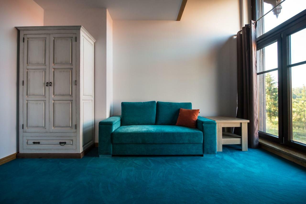 Dwor U Papuga Apartment รูเชียนา-นิดา ภายนอก รูปภาพ